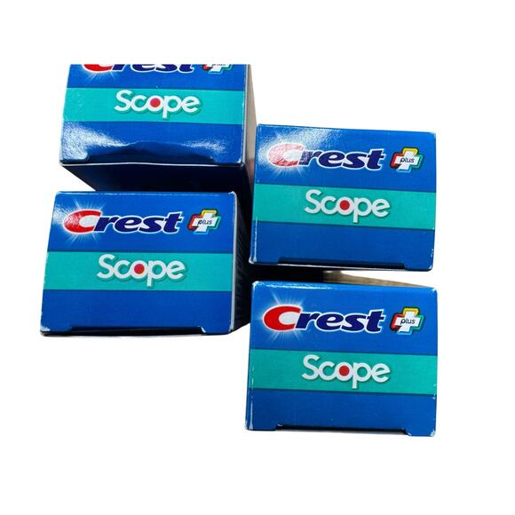 Crest Plus Scope Complete
Whitening MINTY FRESH
STRIPED Toothpaste 5.4 oz 4
Pack - Picture 4 of 5